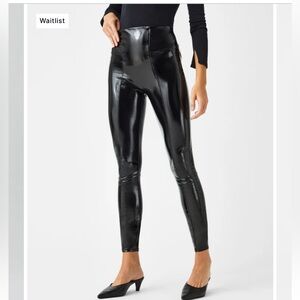 Spanx Faux Patent Leather Leggings | Size M